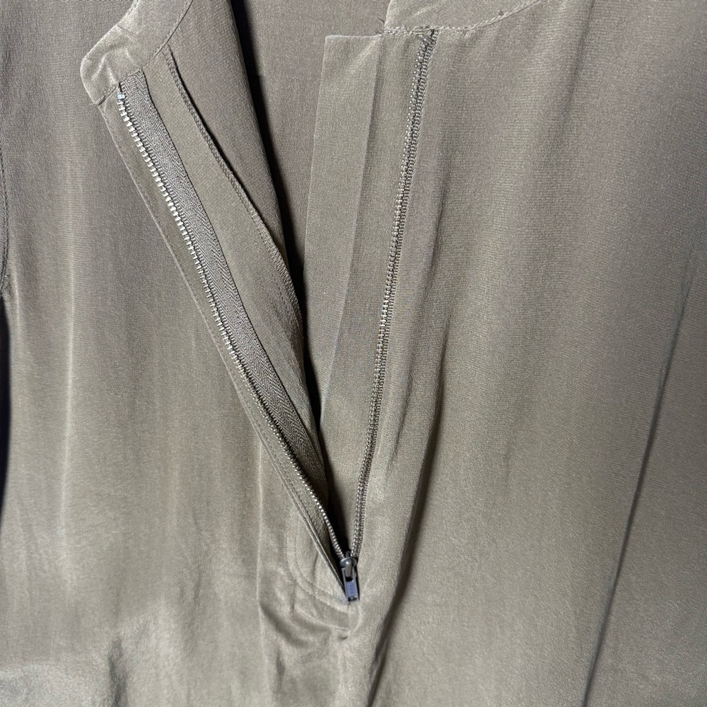 J. Crew Sleeveless 100%‎ Silk Top 1/4 zip front Olive Green Size 12 - Picture 9 of 9